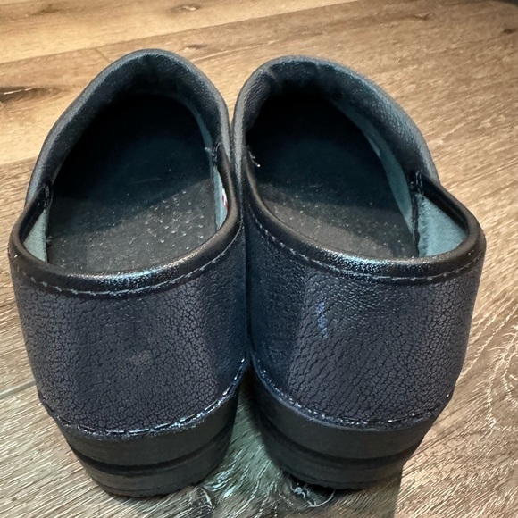 Women’s sanita metallic blue slip on clogs - Picture 3 of 8